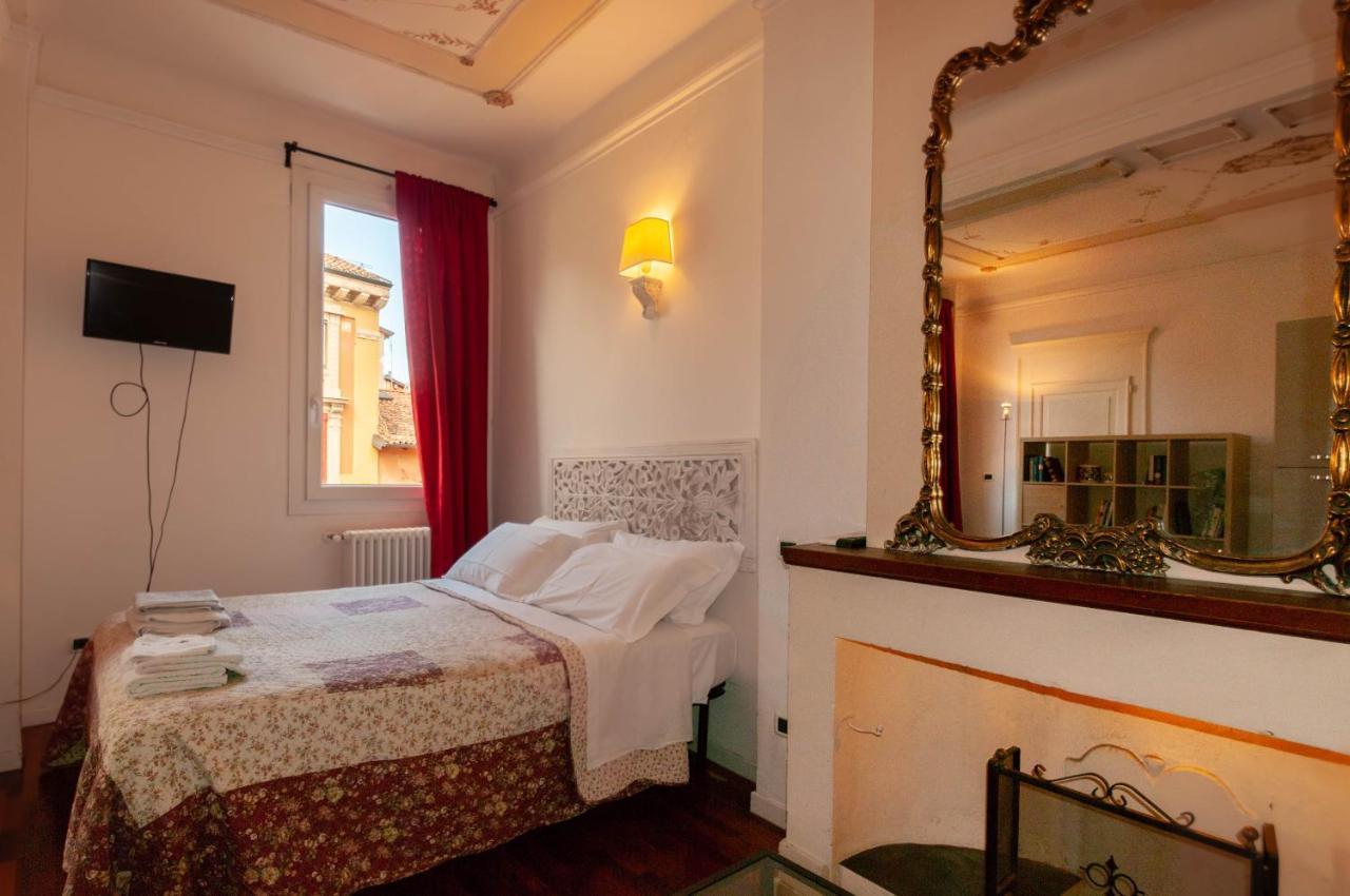 Porta Antica Apartment Bologna Esterno foto